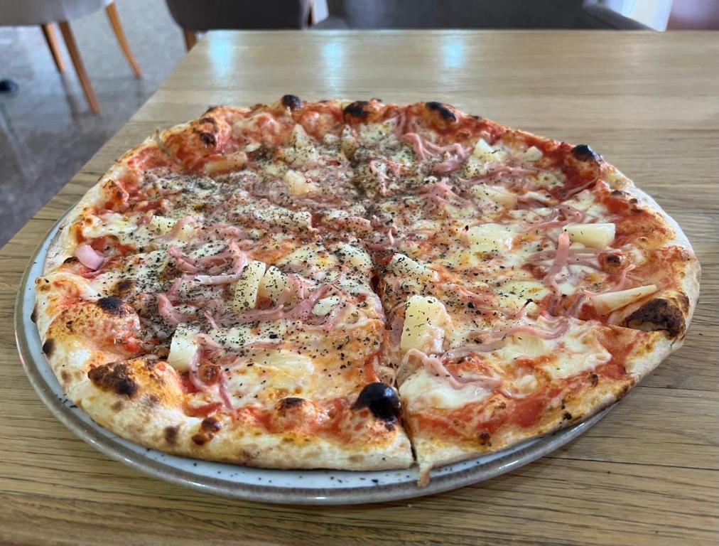 Pizza iz našeg restorana